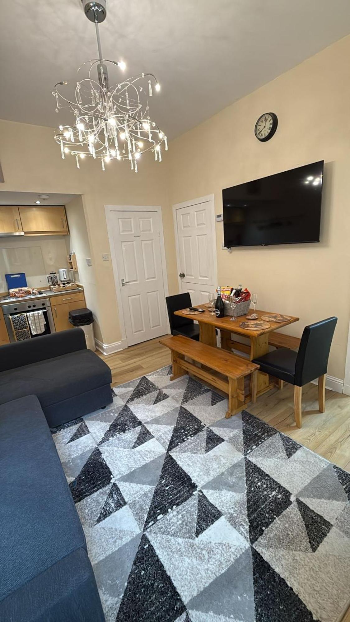 Apartment One Bedroom Flat In Old Town , Heart Of Flat Sleeps 6 Edinburgh