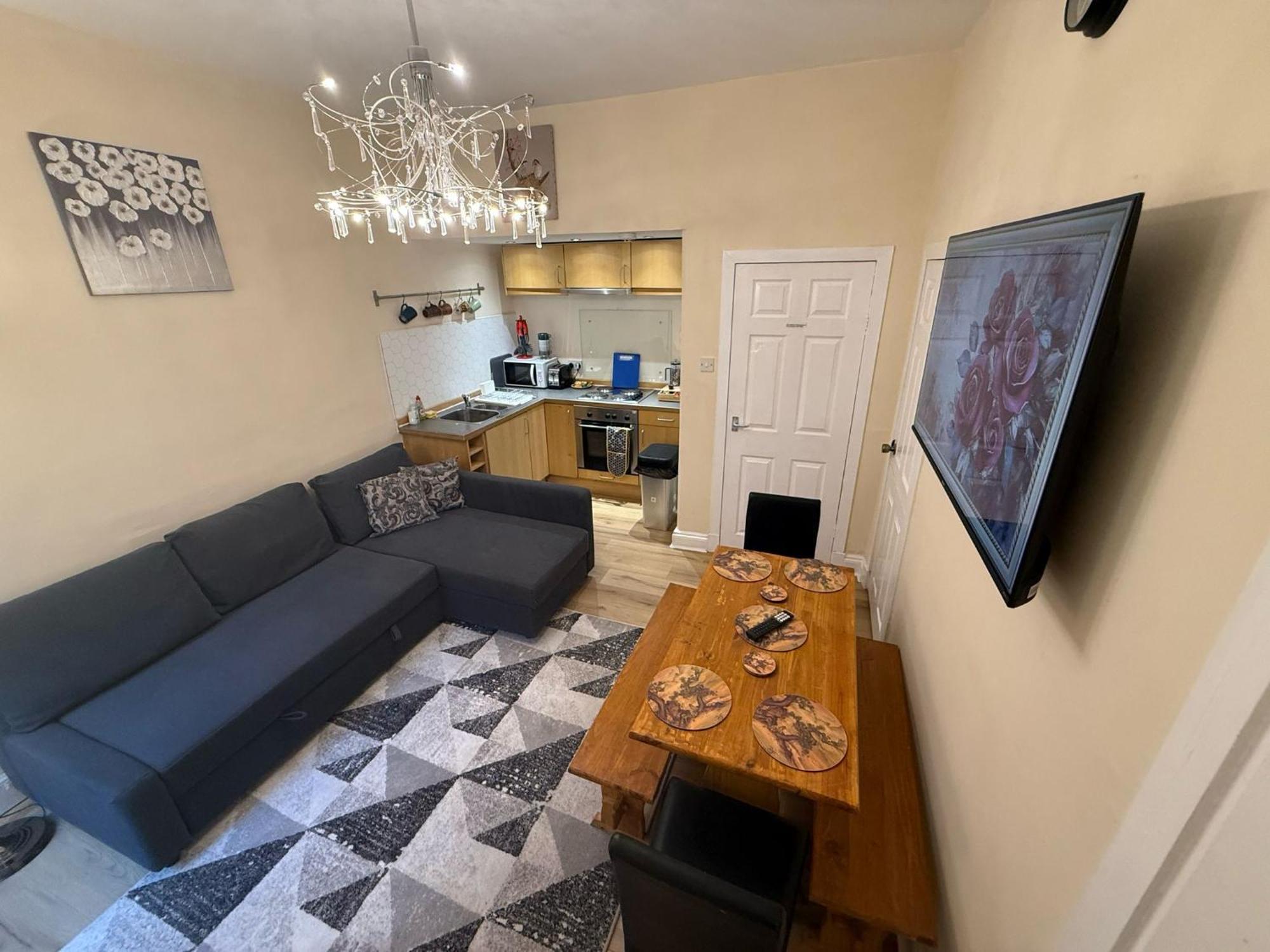 One Bedroom Flat In Old Town , Heart Of Flat Sleeps 6 Edinburgh
