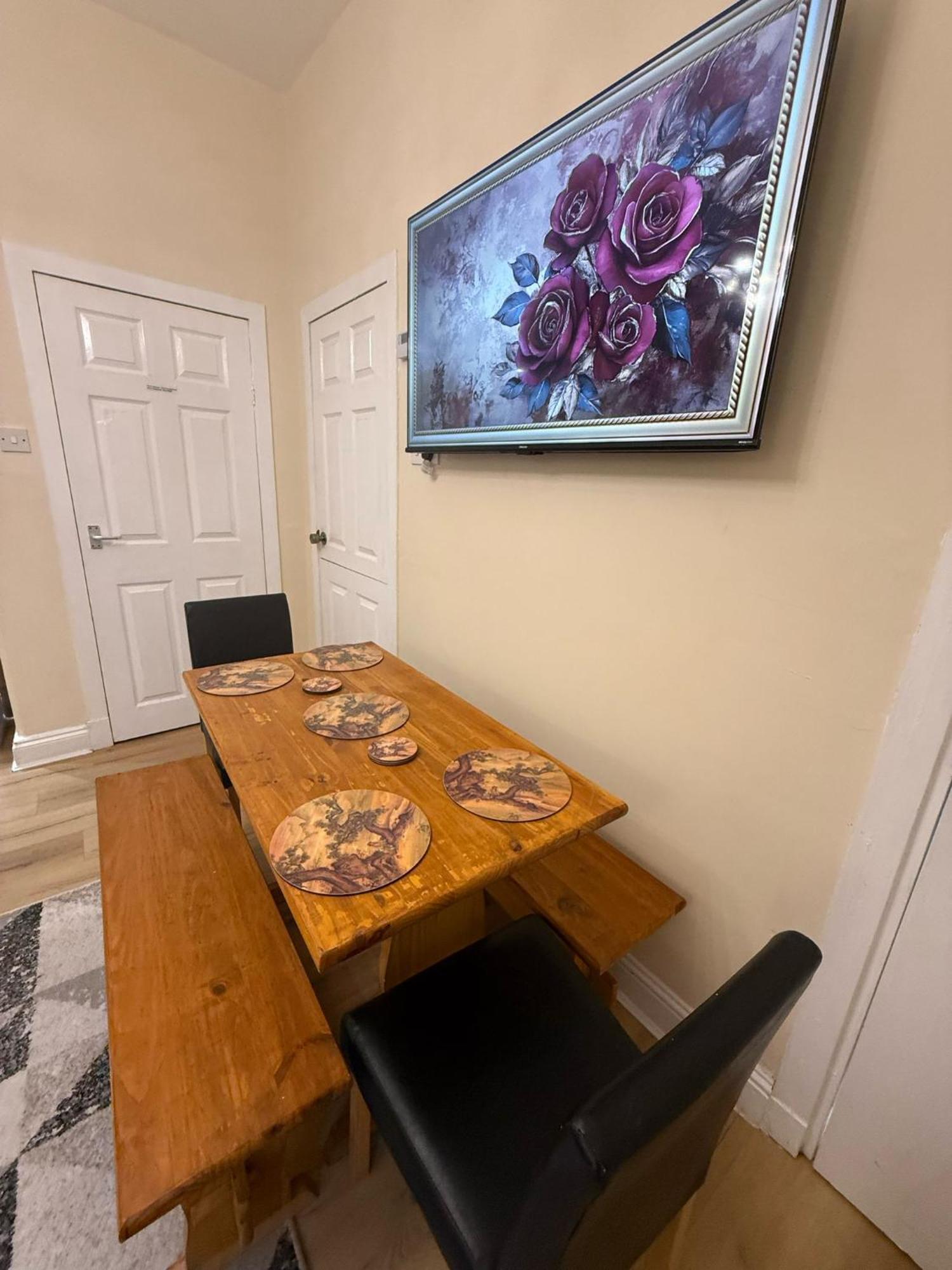 One Bedroom Flat In Old Town , Heart Of Flat Sleeps 6 Apartment