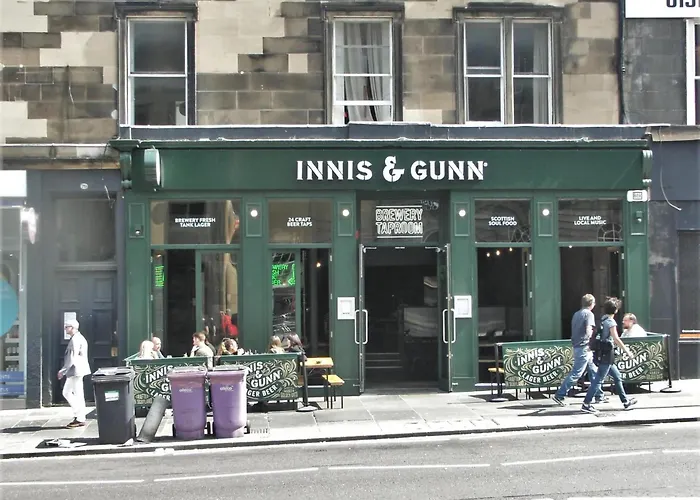 One Bedroom Flat In Central Edinburgh Old Town , Heart Of Edinburgh Flat Sleeps 6